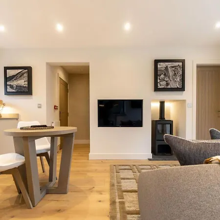 The Stable At The Heaning Estate *